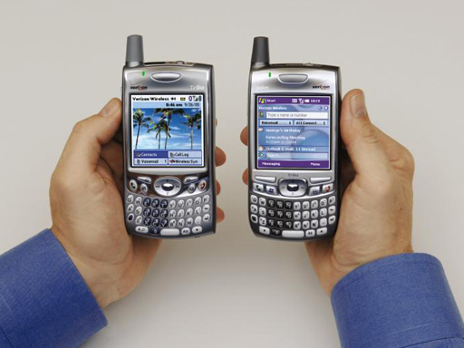 treo700w_01.jpg